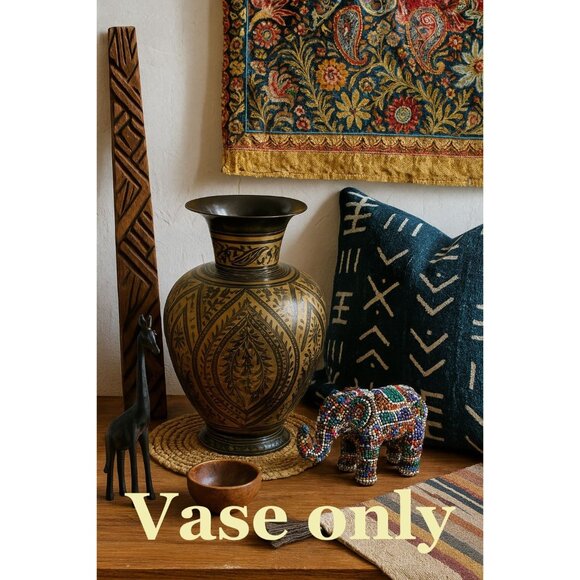 11" Vintage Brass Vase – Hand-Etched Floral Design – Made in India – Black & Gol - Picture 8 of 11